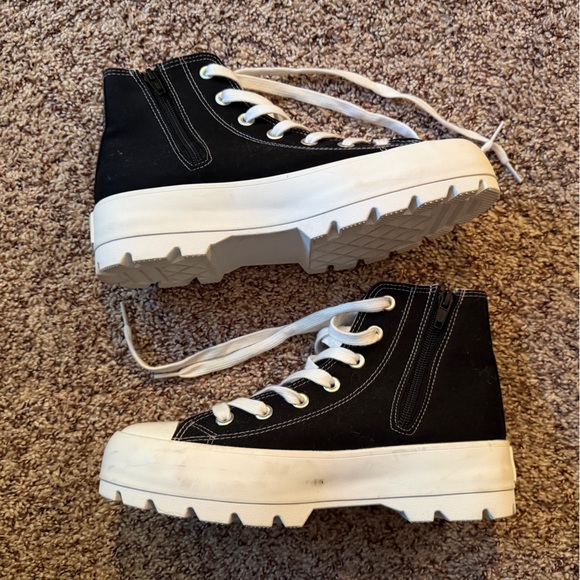 Sincerely Jules - Picture 2 of 7